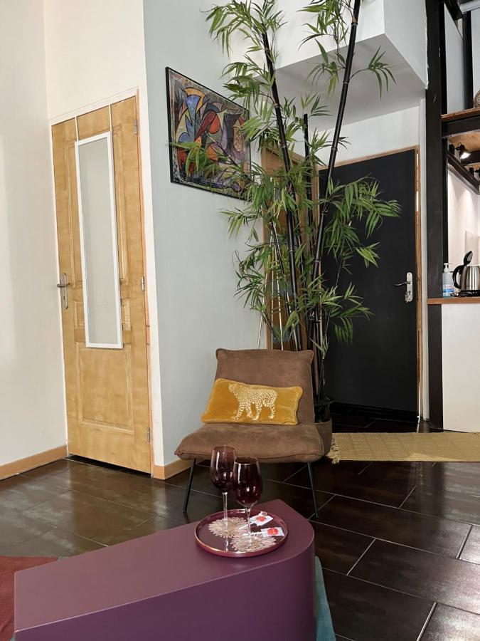 Appartement Atypique Cosy Entre Terre & Mer Marselha Exterior foto