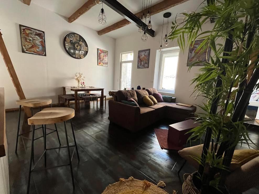 Appartement Atypique Cosy Entre Terre & Mer Marselha Exterior foto